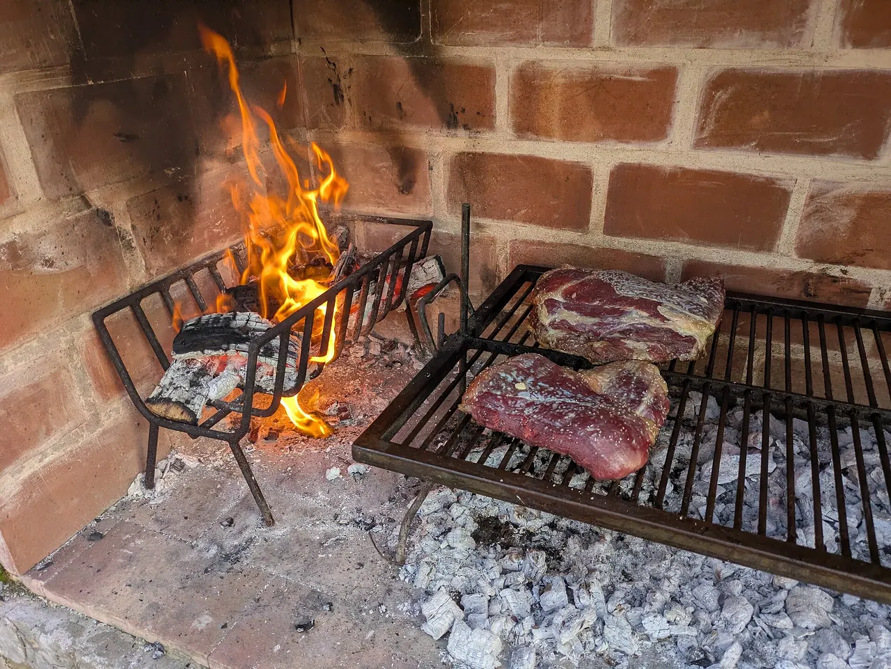 CHAR – Fuego y Brasas